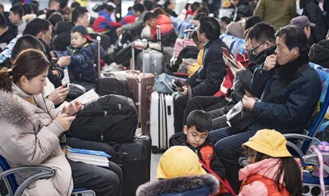Xi'an North Railway Station witnesses travel rush during Spring Festival
