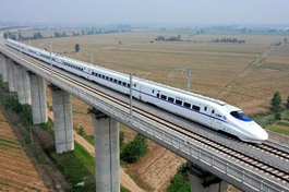 Chinese high-speed railway giant makes strong debut on A-share market