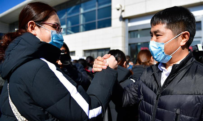 Medical workers set off to aid coronavirus control efforts in Hubei