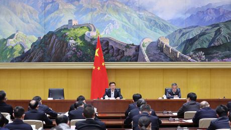 Chinese vice premier stresses unified management of employee pensions