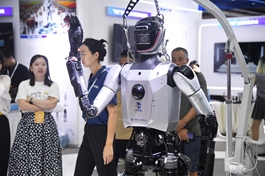 China remains world's largest industrial robot market