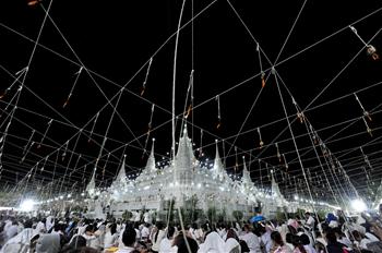 People attend prayer event on New Year's Eve in central Thailand