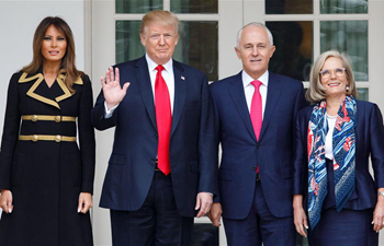 U.S., Australia pledge stronger ties on economy, security
