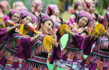 People of ethnic minorities welcome "San Yue San" festival in south China