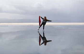 Scenery of Caka Salt Lake in northwest China's Qinghai