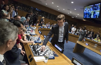 World champion attends 1 vs. 15 chess event at UN headquarters
