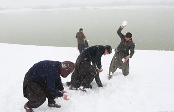 Heavy snowfall provides joy to citizens in Kabul