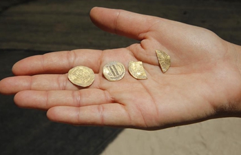 Israel discovers 425 pure gold coins from 1,100 years ago