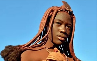 摄影师亲历非洲：镜头定格纳米比亚红泥人