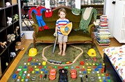 意攝影師拍50余國兒童的玩具世界【圖】