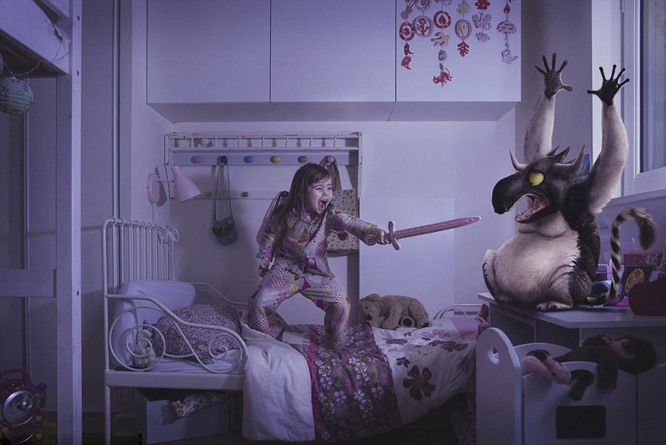 法攝影師創意照展現兒童勇戰夢中怪獸