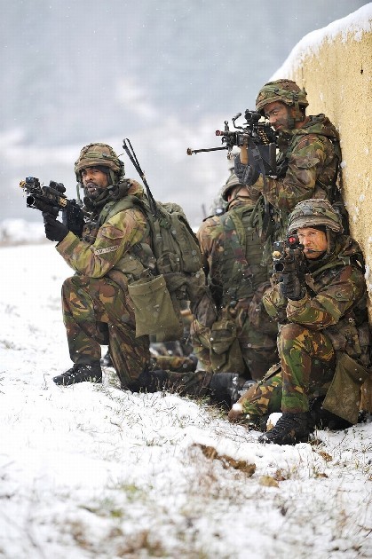 荷兰精锐部队参加北约冬季训练