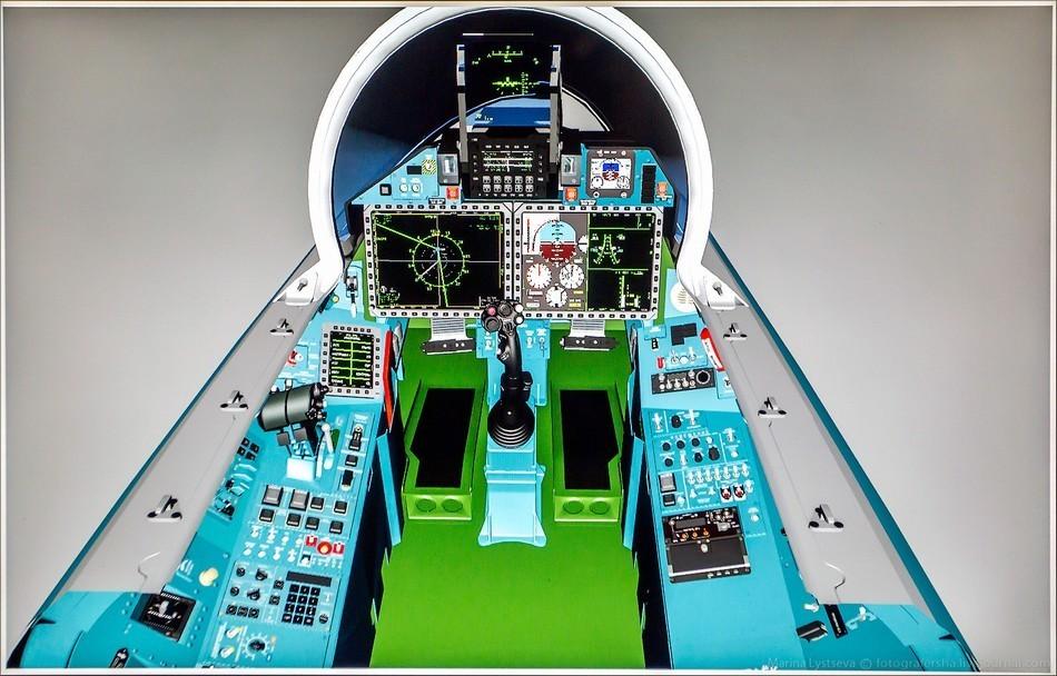 组图苏35模拟训练舱很科幻不来几套