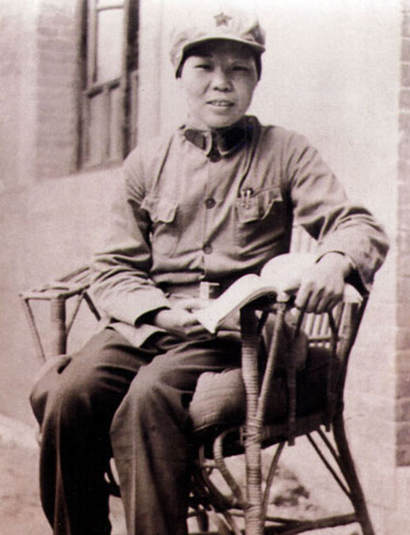 钱希均，1934年10月参加中央红军长征。到达陕北后，任中华苏维埃中央政府西北办事处国民经济部党支部书记兼会计科科长。