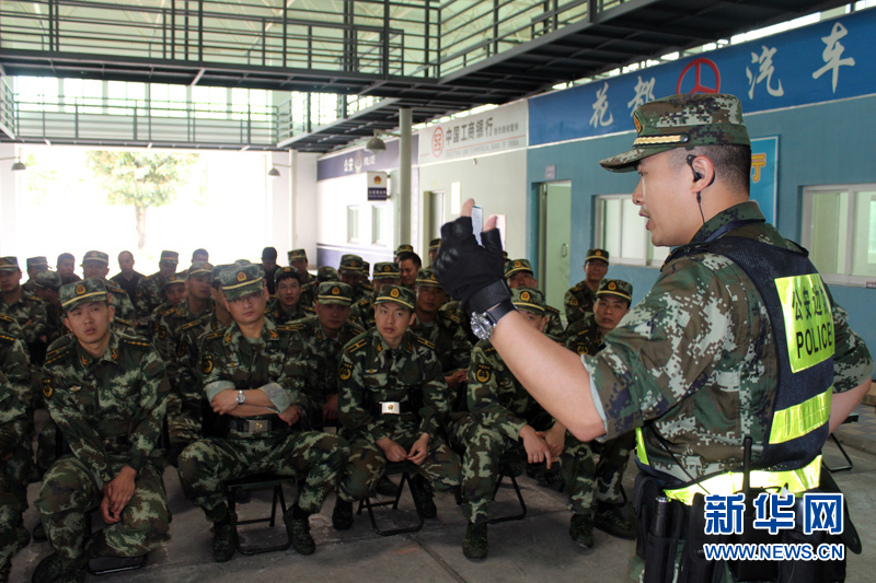 公安边防部队第一期实战教练员培训班开展盘查专项训练