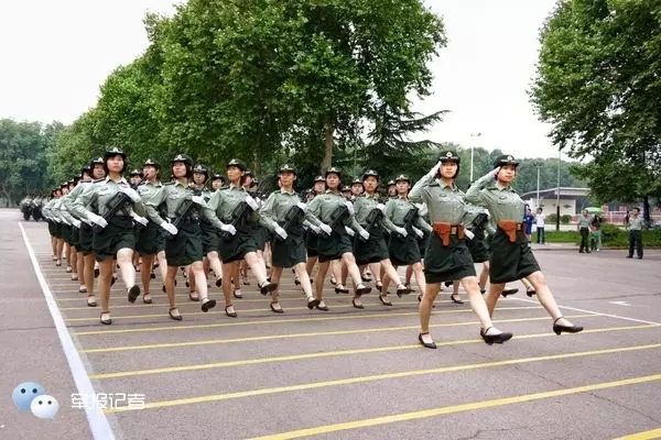 风景独好:记录解放军外国语学院女学员的24小时