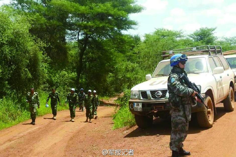 中国维和步兵营车队曝光配装甲版猛士战车