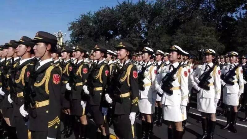 中国女兵阅兵高清视频