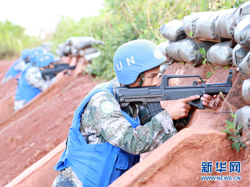 中国赴南苏丹(瓦乌)维和部队组织营区防卫演练