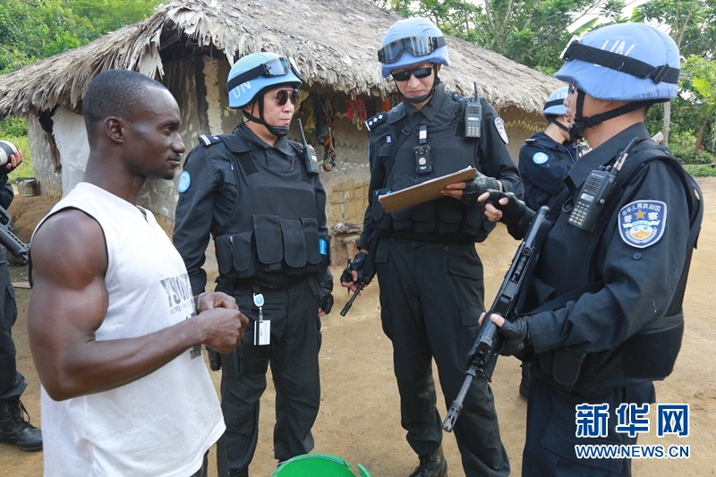 蓝盔英雄走近中国第三支赴利比里亚维和警察防暴队