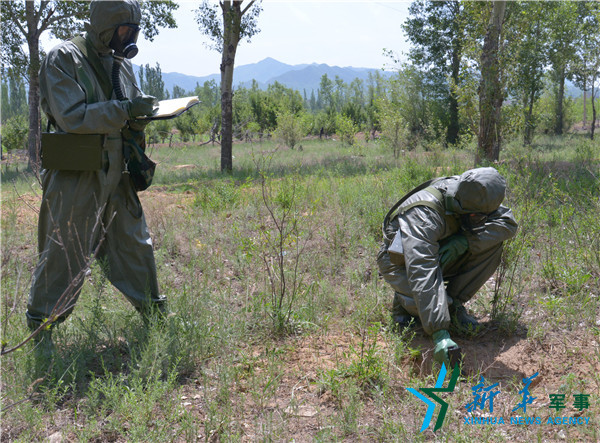 矢志强军砺神兵防化学院瞄准实战开展毕业综合演练