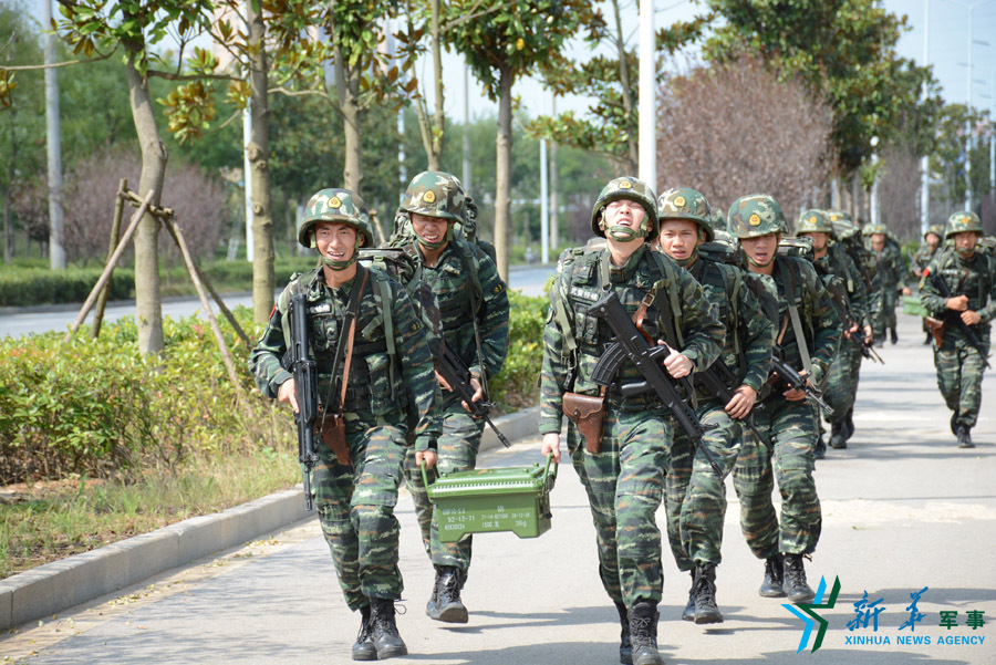 组图:武警安徽总队滁州支队吹响秋季练兵"集结号"