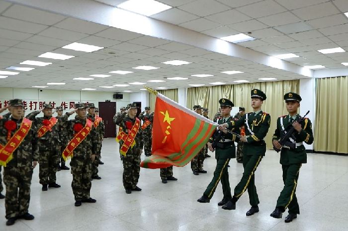 武警第二机动总队某支队组织2021年退役士兵向军旗告别仪式