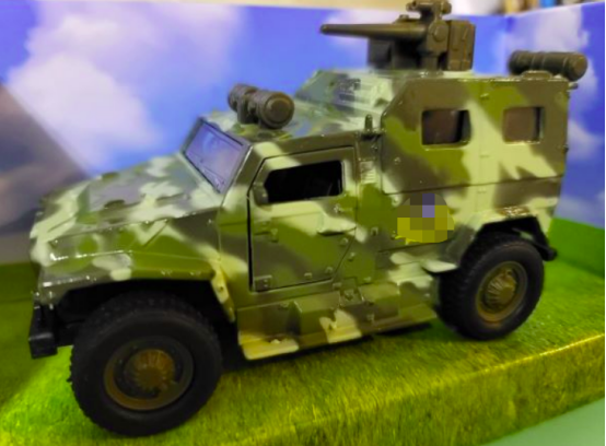 台军侦察车还在研发大陆模型已上市？网友讽刺：你的武器人家的玩具