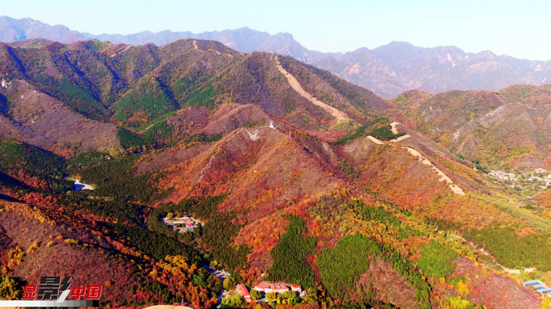 天津蓟州区层林浸染,满山火红.新华网 张博摄