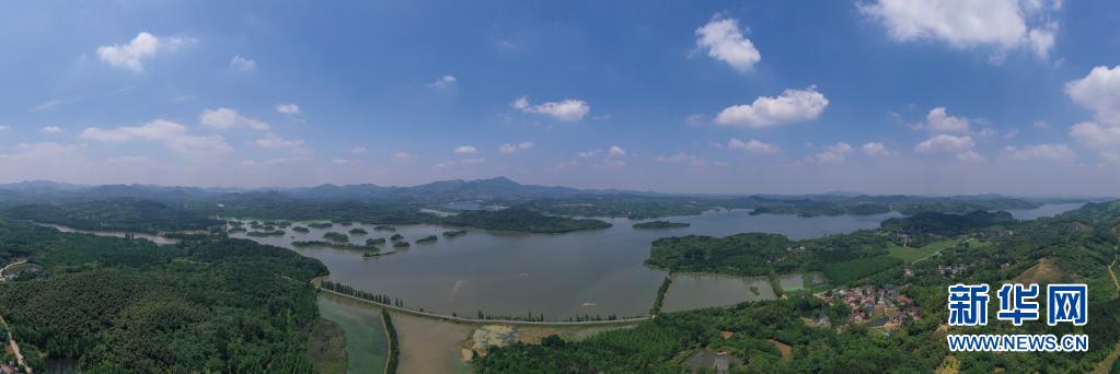 5月17日拍摄的江苏溧阳天目湖景色(无人机全景照片.