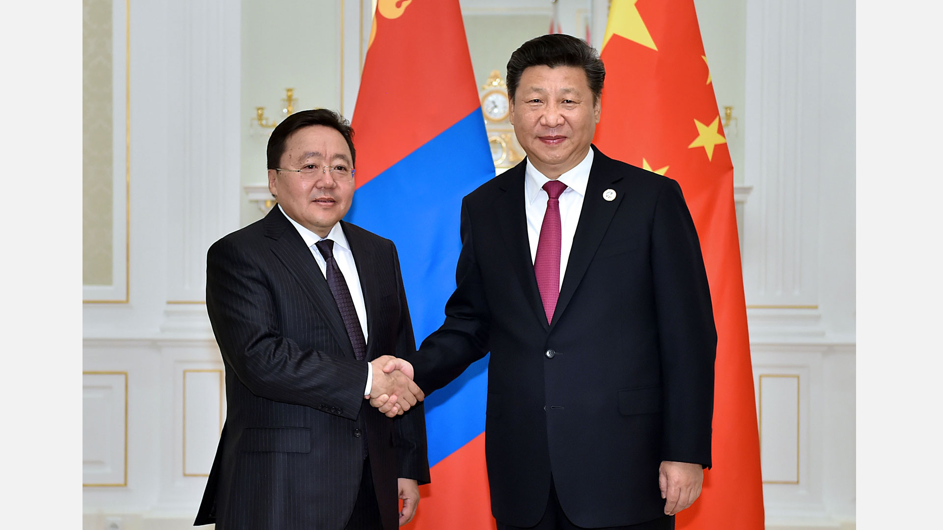 习近平会见蒙古国总统额勒贝格道尔吉