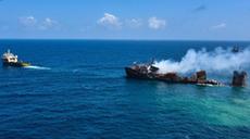 斯裏蘭卡總統下令處理起火貨船