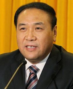 历任:共青团大连市委副书记,大连市金州区政府副区长,区长,大连经济