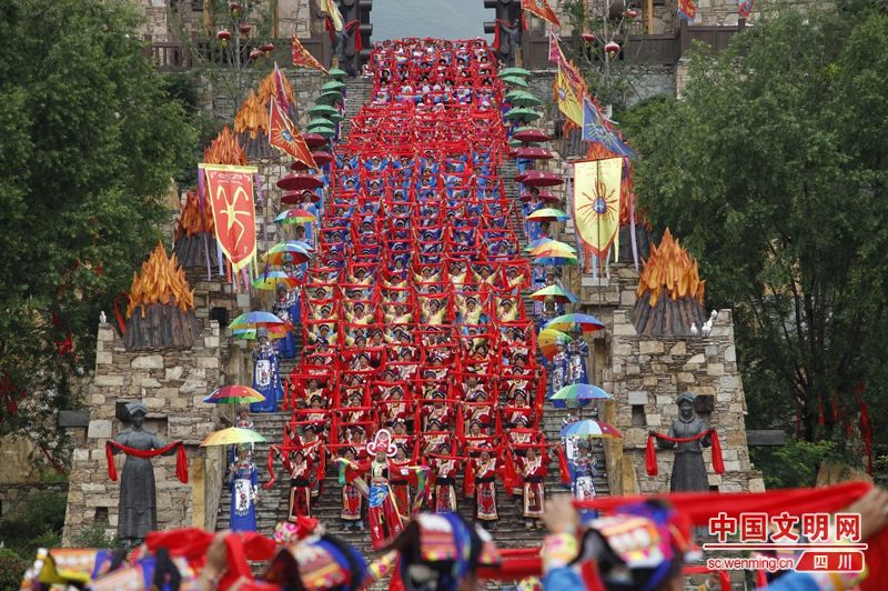 茂县狂欢"瓦尔俄足节 中国古羌城隆重开城