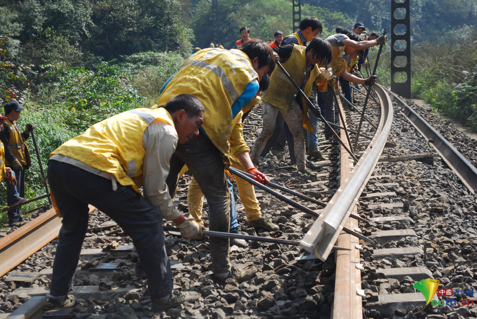 图片故事:川黔线上的铁路工人