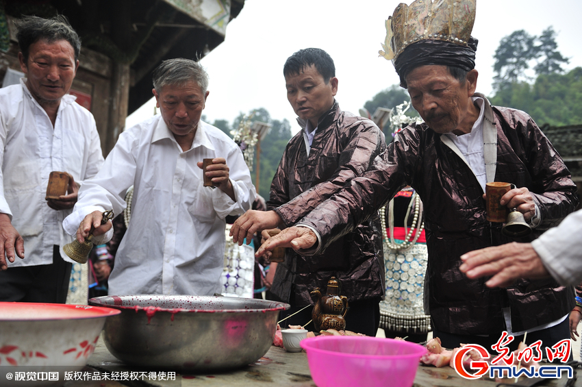 中国人口第一村_探访中国人口第一村——“大长陇”的独特“警”色(2)