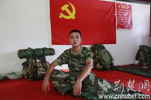 王军杰打完针后又回到了驻地.jpg