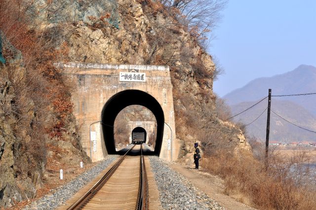 沈阳铁路局铁佛隧道看山人