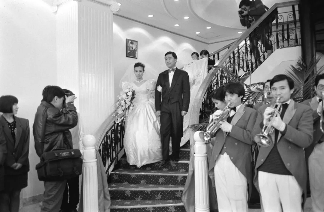 图闻】这40年，中国人的婚礼剪影-时政频道-新华网