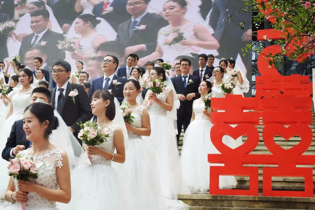图闻】这40年，中国人的婚礼剪影-时政频道-新华网