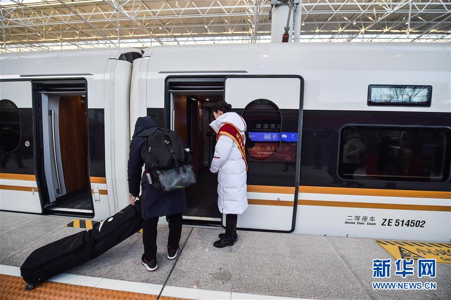 （新华全媒头条·图文互动）（6）百年跨越，逐梦京张——写在京张高铁开通暨中国高铁突破3.5万公里之际