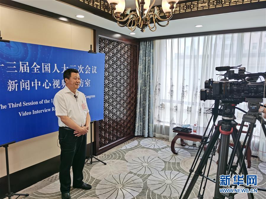 (代表委员讲述抗疫故事·湖北篇·图文互动)(3)万众一心创造“中国速度”彰显“中国力量”——湖北团代表回顾战“疫”历程