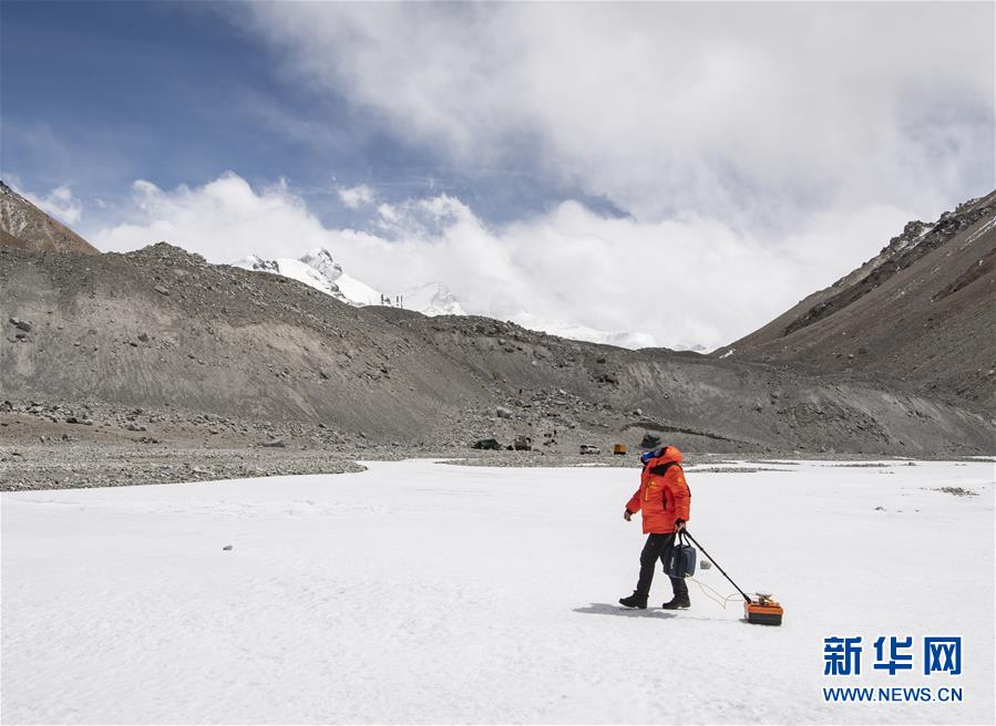 （新华全媒头条·图文互动）（8）往更高处长、往长春北京方向移动——来自海拔8848.86米的报告