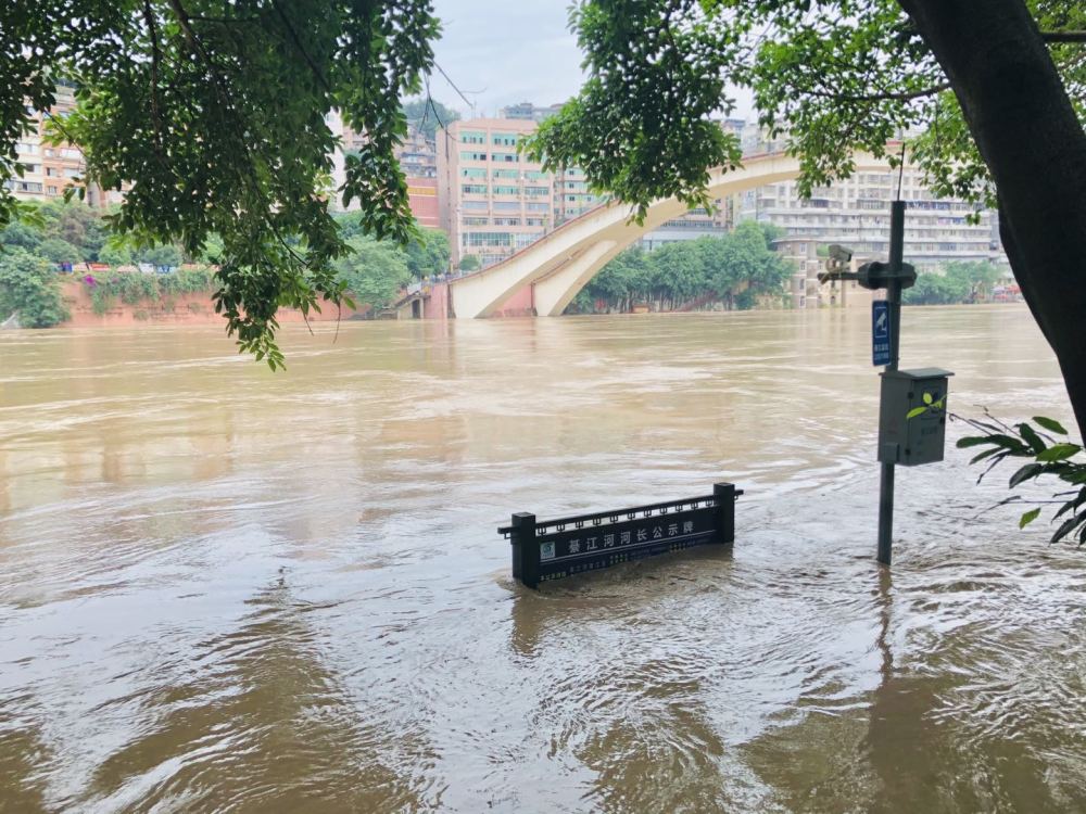 强降雨来袭 南方多省市紧急响应