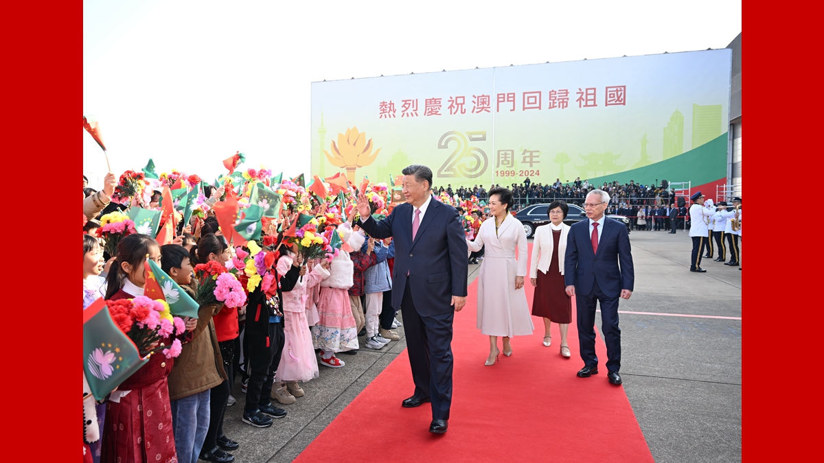 习近平乘专机离开澳门