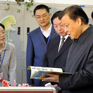 “接地气才能有底气”——记中共中央政治局常委刘云山