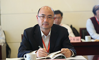 广东省科技厅党组书记、厅长王瑞军在分组讨论上发言