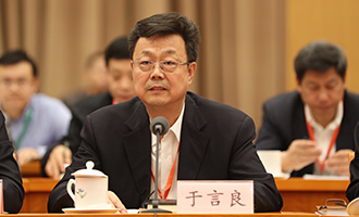辽宁省科技厅党组书记、厅长于言良发言