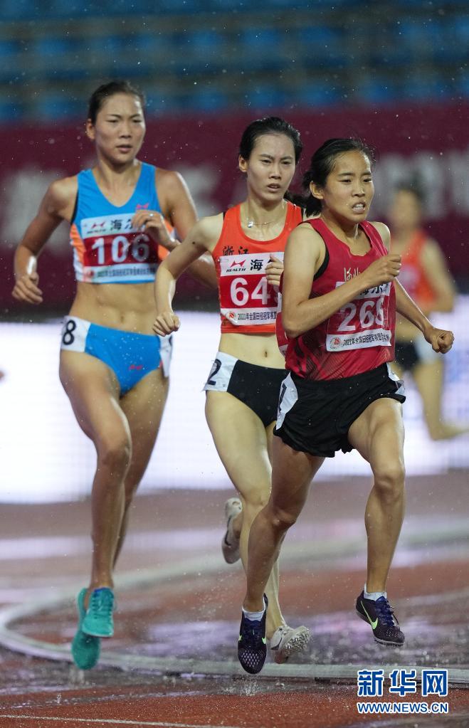 田径全国冠军赛:郑小倩获得女子1500米冠军
