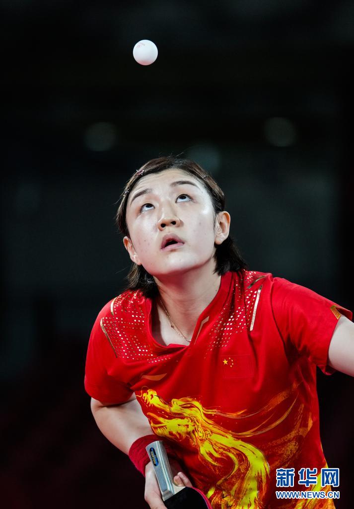 当日,在东京奥运会乒乓球女子团体半决赛中,中国队战胜德国队,晋级